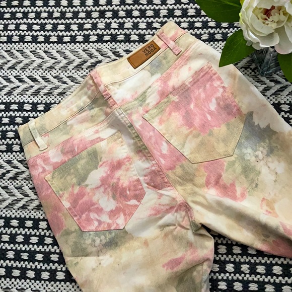 Graphic Flowers Jeggings - Picture 3 of 10